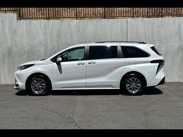 2023 Toyota Sienna XLE