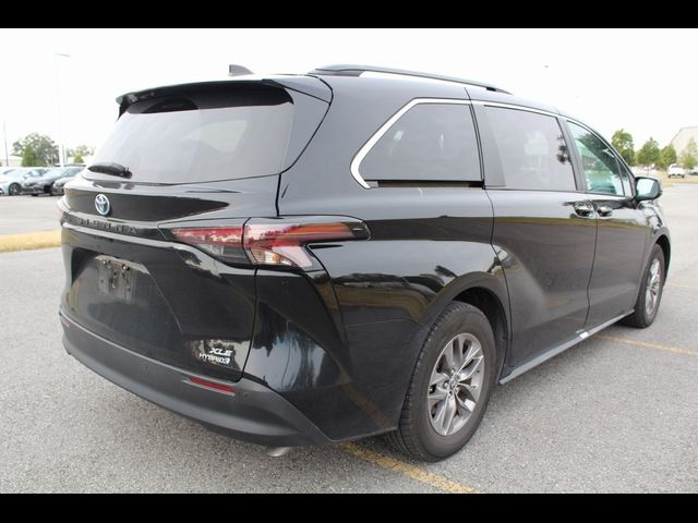 2023 Toyota Sienna XLE