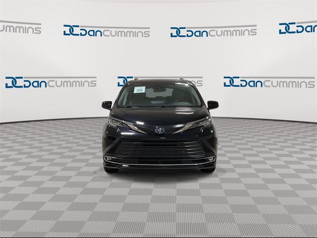 2023 Toyota Sienna XLE