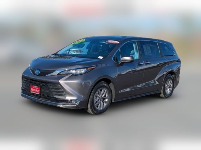 2023 Toyota Sienna XLE