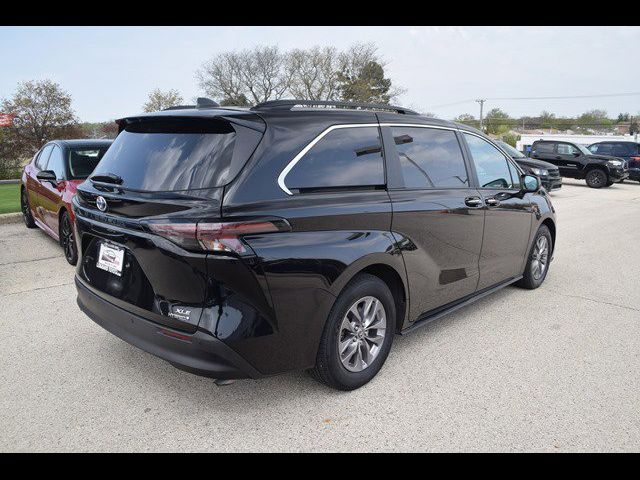 2023 Toyota Sienna XLE