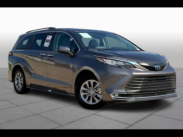 2023 Toyota Sienna XLE