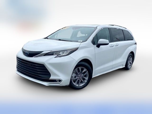 2023 Toyota Sienna XLE
