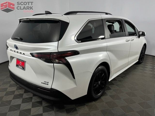 2023 Toyota Sienna XLE
