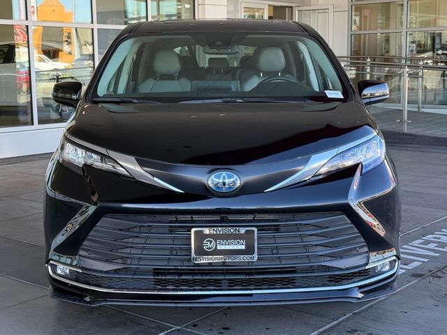 2023 Toyota Sienna XLE