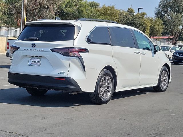 2023 Toyota Sienna XLE