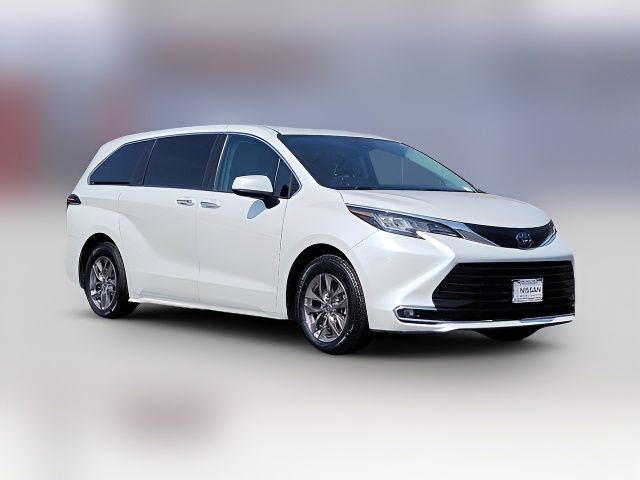 2023 Toyota Sienna XLE