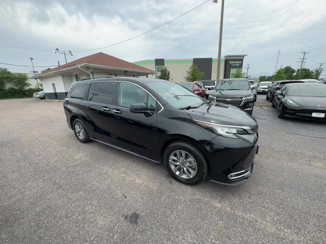 2023 Toyota Sienna XLE