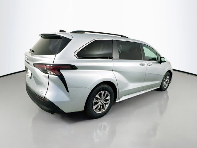 2023 Toyota Sienna XLE