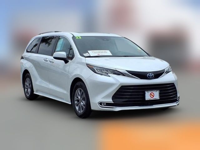 2023 Toyota Sienna XLE