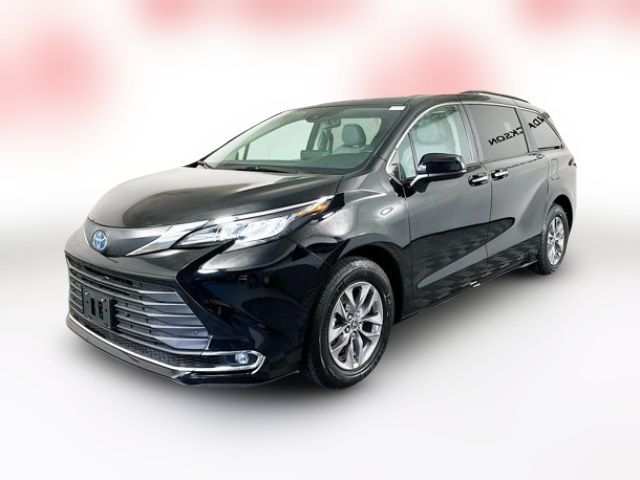 2023 Toyota Sienna XLE