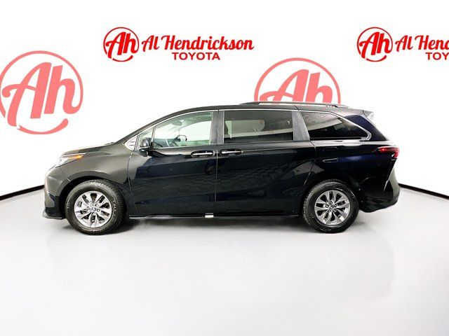 2023 Toyota Sienna XLE