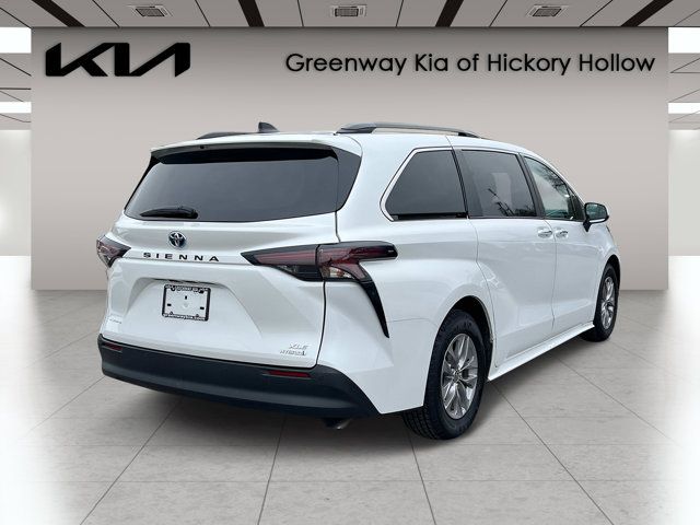 2023 Toyota Sienna XLE