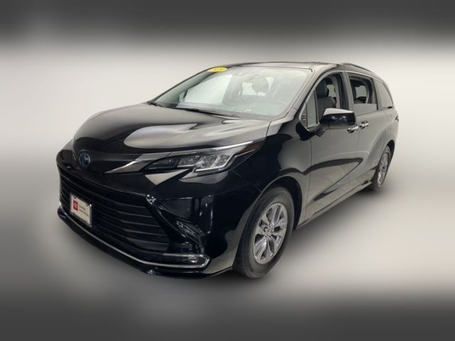 2023 Toyota Sienna XLE