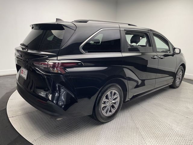 2023 Toyota Sienna XLE