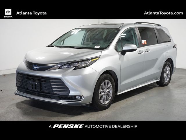 2023 Toyota Sienna XLE