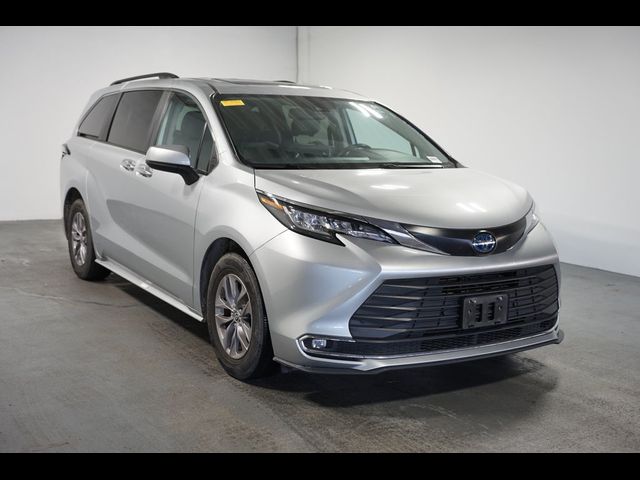 2023 Toyota Sienna XLE