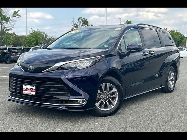 2023 Toyota Sienna XLE