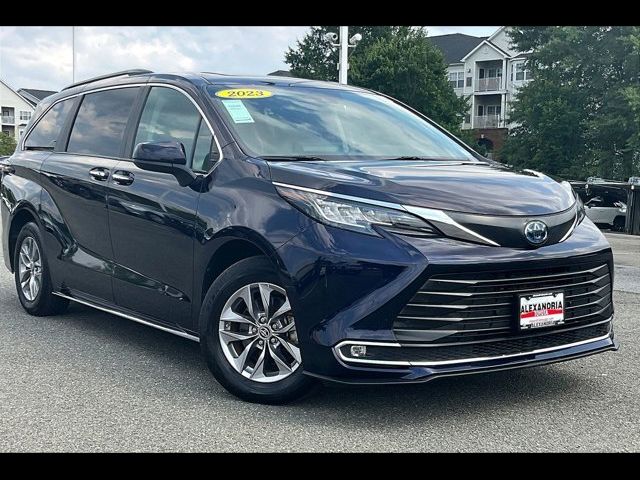 2023 Toyota Sienna XLE