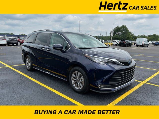 2023 Toyota Sienna XLE