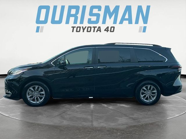 2023 Toyota Sienna XLE