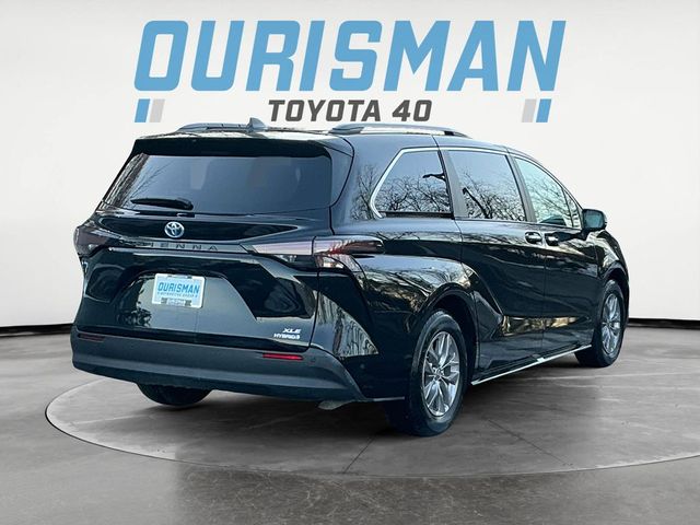 2023 Toyota Sienna XLE