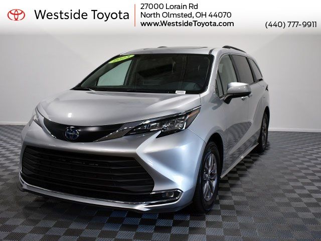 2023 Toyota Sienna XLE