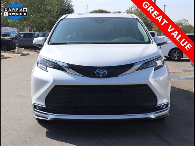 2023 Toyota Sienna XLE