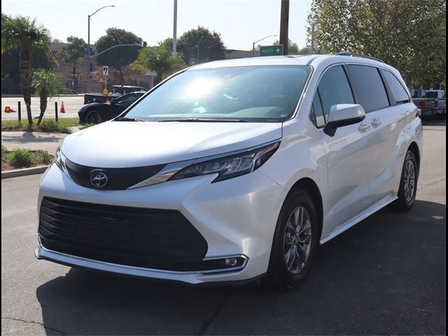 2023 Toyota Sienna XLE