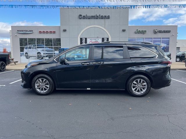 2023 Toyota Sienna XLE