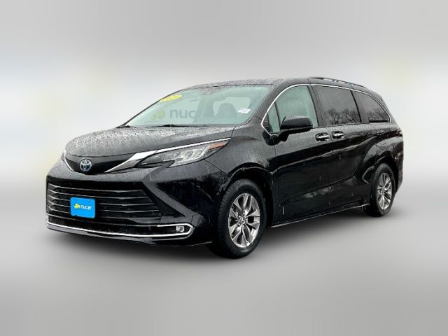 2023 Toyota Sienna XLE