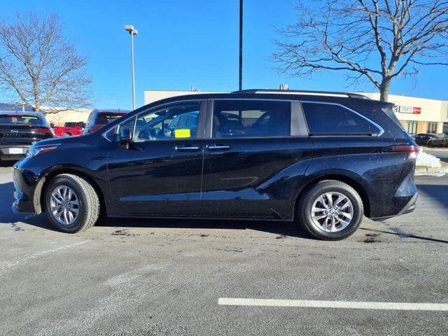 2023 Toyota Sienna XLE