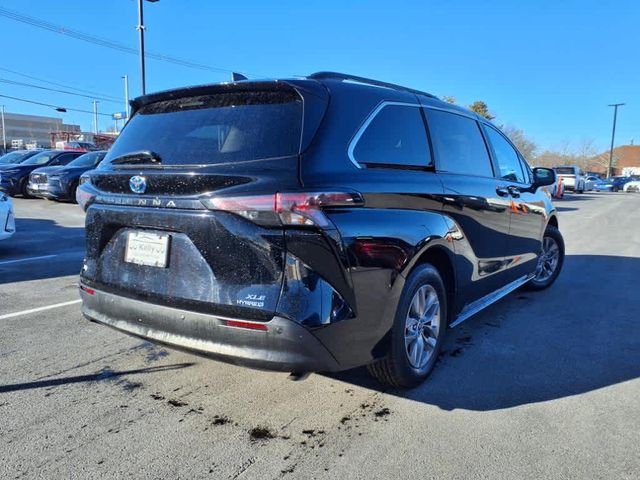 2023 Toyota Sienna XLE