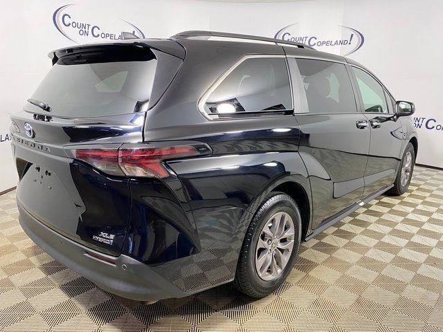 2023 Toyota Sienna XLE