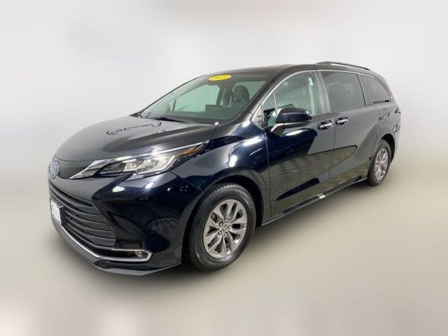 2023 Toyota Sienna XLE