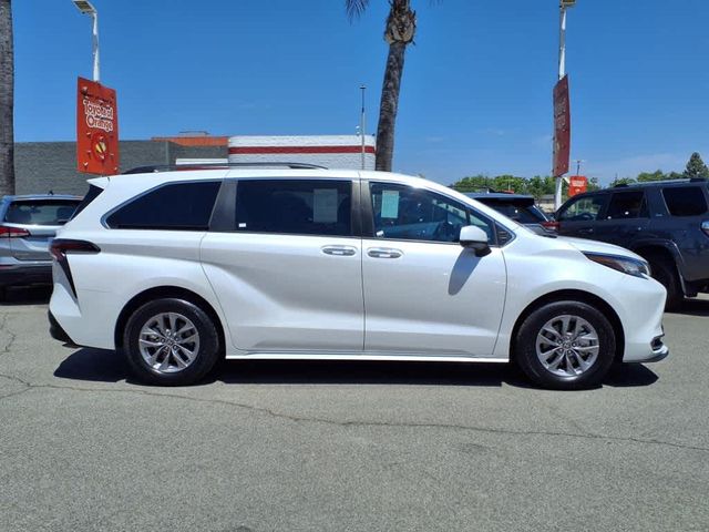 2023 Toyota Sienna XLE