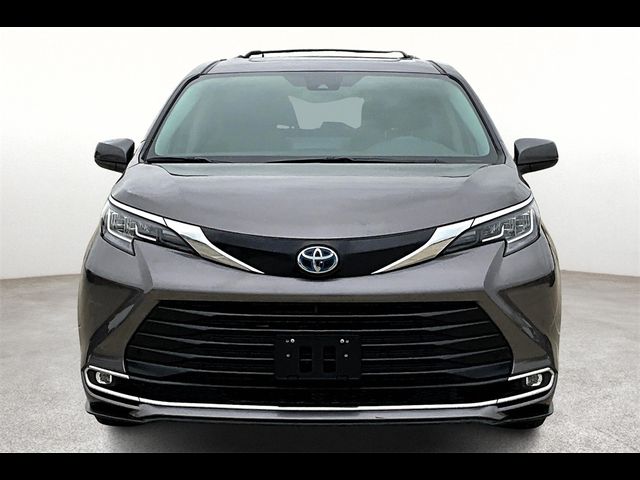 2023 Toyota Sienna XLE