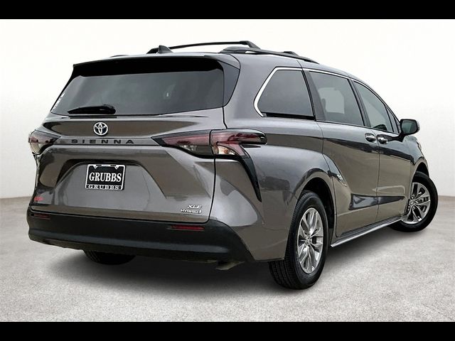 2023 Toyota Sienna XLE