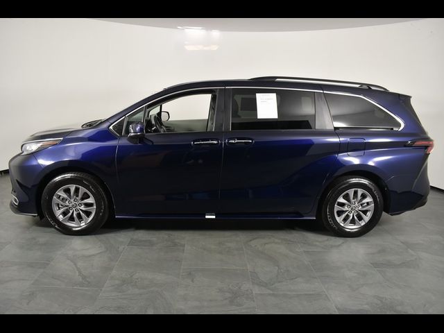 2023 Toyota Sienna XLE