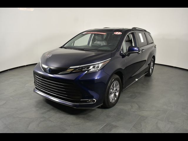 2023 Toyota Sienna XLE