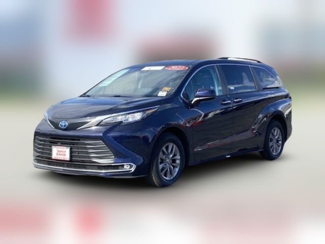 2023 Toyota Sienna XLE