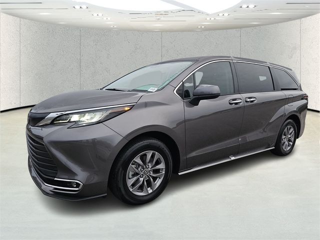 2023 Toyota Sienna XLE