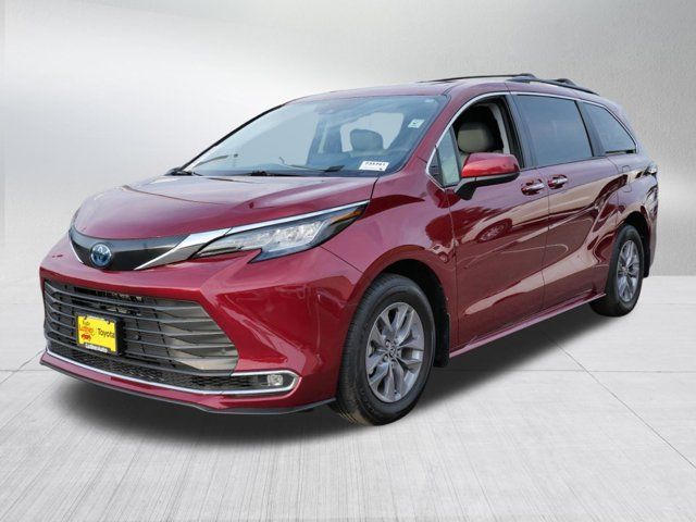 2023 Toyota Sienna XLE