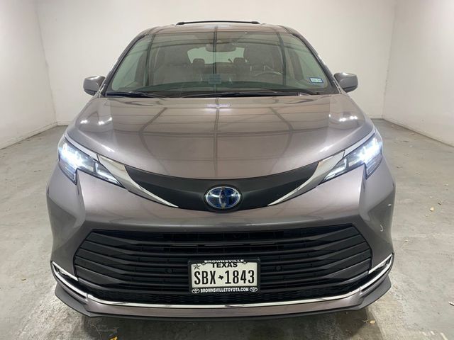 2023 Toyota Sienna XLE