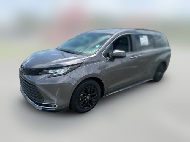 2023 Toyota Sienna XLE