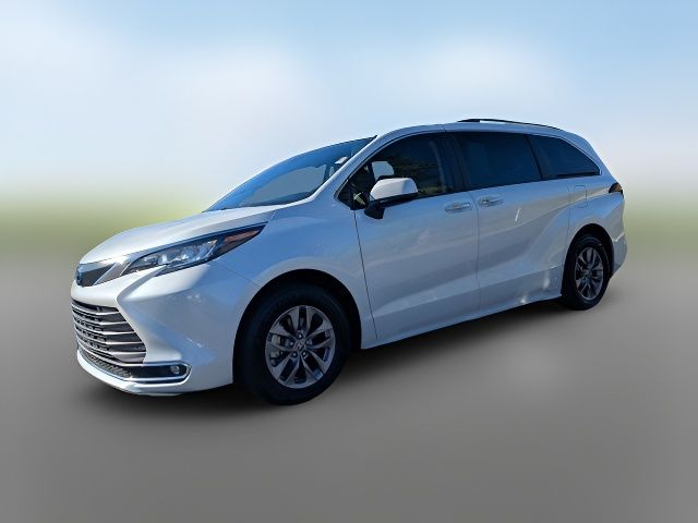 2023 Toyota Sienna XLE