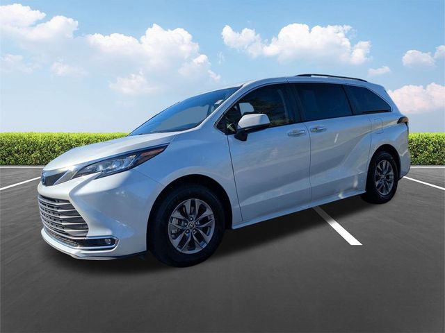 2023 Toyota Sienna XLE