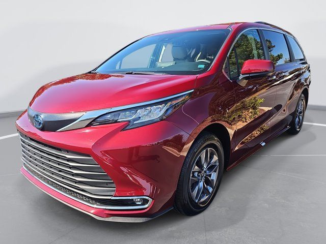 2023 Toyota Sienna XLE