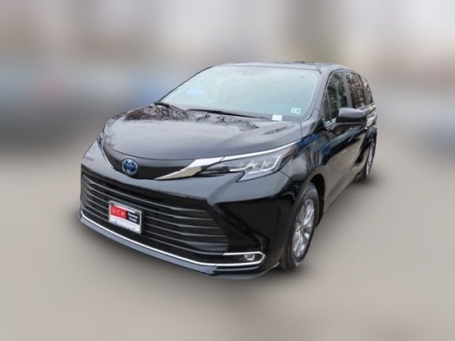 2023 Toyota Sienna XLE