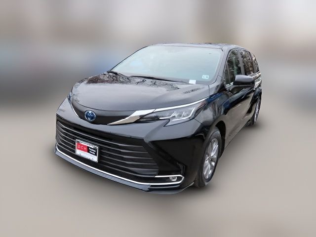 2023 Toyota Sienna XLE